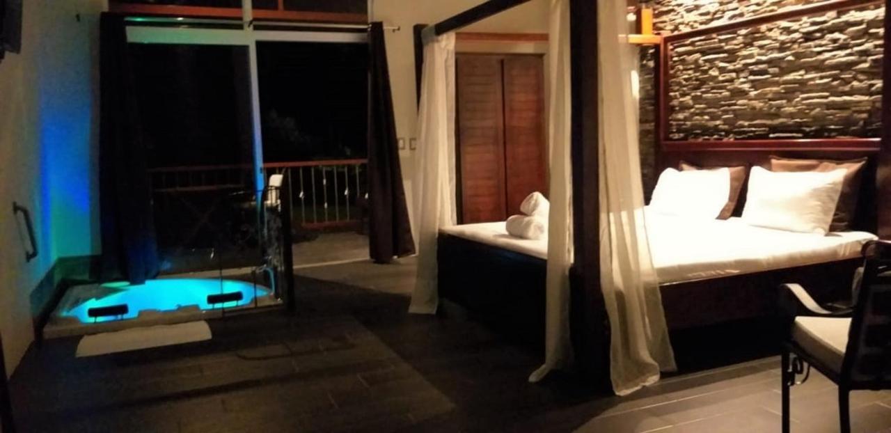Tropical Suites & Villas La Fortuna Ngoại thất bức ảnh